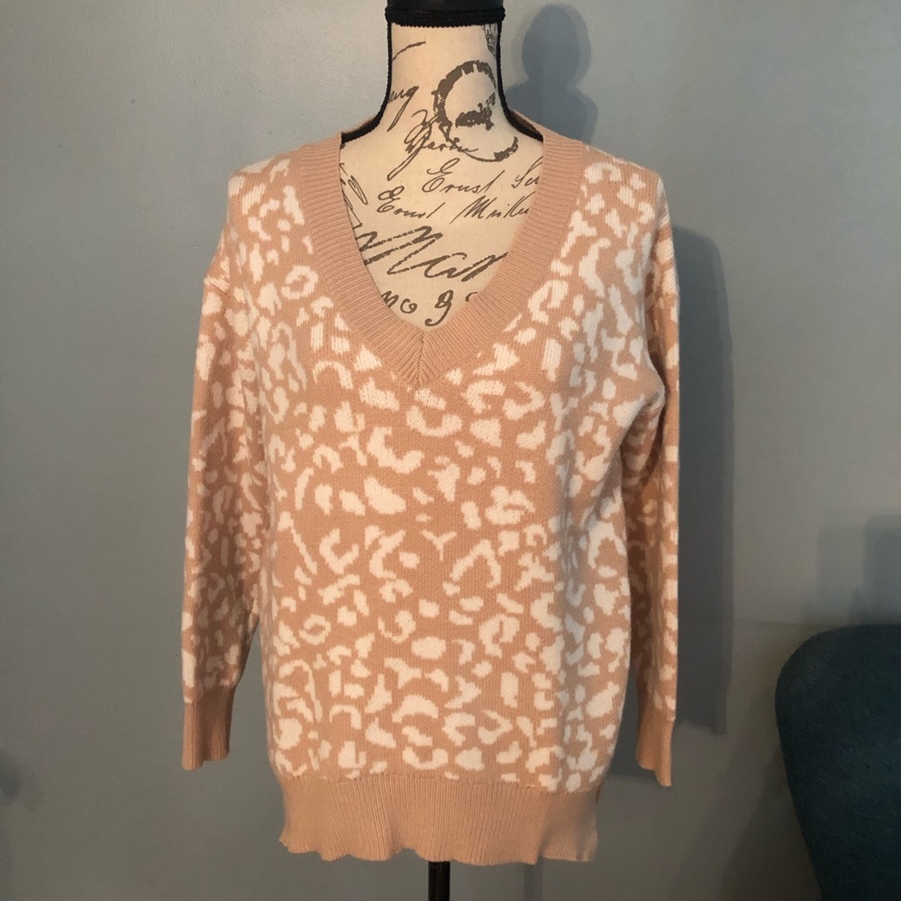 NWOT Pink Lily Leopard Sweater sz M
